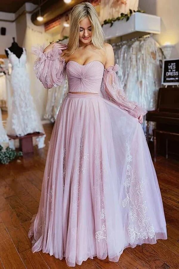 Robe de bal deux pièces trapèze à manches et applications de dentelle