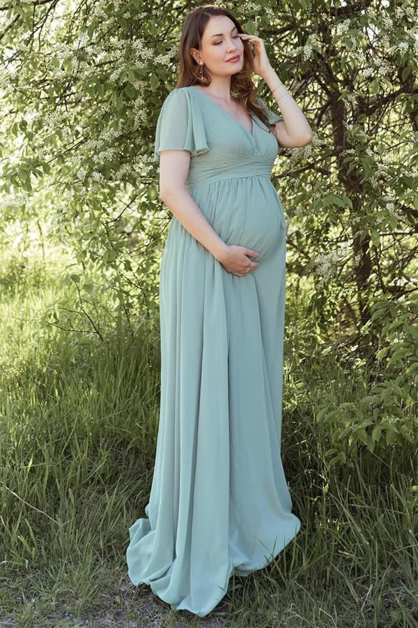 Vestido de dama de honor premamá color verde salvia con escote en V y mangas acampanadas BD129