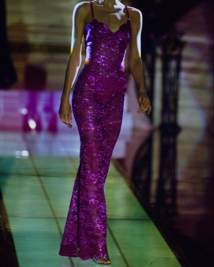 Robe de bal sirène sexy en dentelle, bretelles spaghetti, robe de soirée violette Y8204