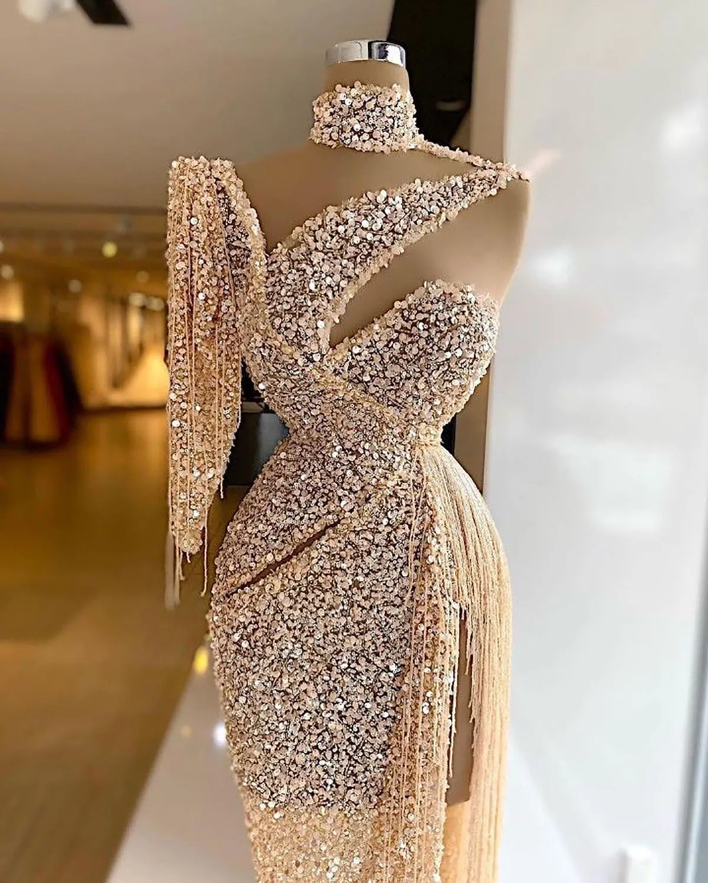 Robe de soirée à sequins scintillants, fente latérale, robe de bal asymétrique à franges, confectionnée sur mesure Y6411
