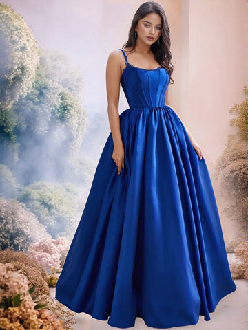 Vestido de noche de gala con corpiño y tirantes finos