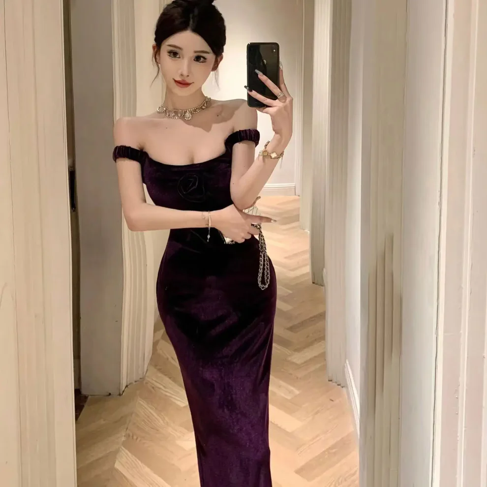 Robe de bal longue fourreau élégante en velours violet, épaules dénudées et fente, Y8131