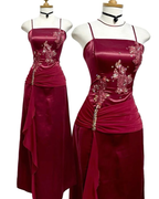 Robe de soirée vintage bordeaux en satin et mousseline de soie, ornée de perles, référence Y8448
