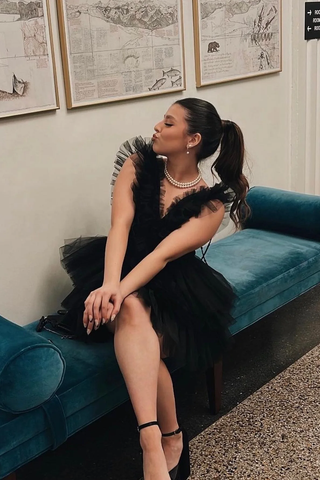 Lindo vestido corto de fiesta rosa con volantes y tul escalonado Y1995