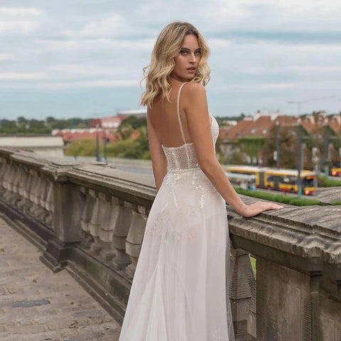 Vestidos de novia elegantes para la playa con aberturas altas, tul, apliques de encaje bohemio, vestidos de novia sin espalda.