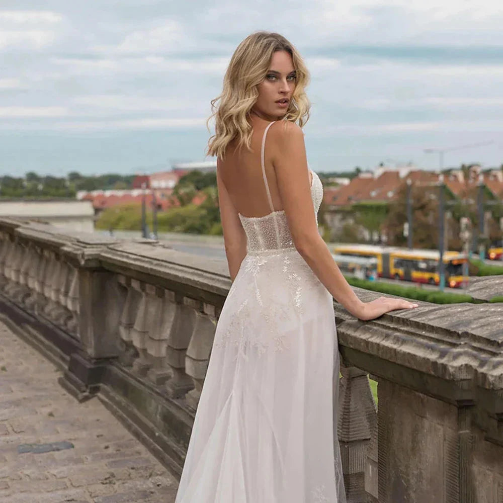 Vestidos de novia elegantes para la playa con aberturas altas, tul, apliques de encaje bohemio, vestidos de novia sin espalda.