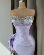 Robe de bal élégante à volants et perles en cœur avec décolleté en cœur et fente