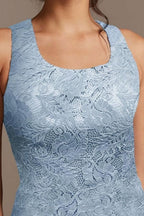 Elegante vestido largo azul de encaje satinado para la madre de la novia con chaqueta.