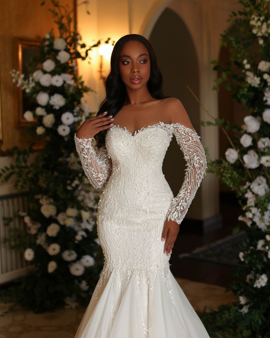 Robe de mariée sirène longue ivoire élégante en dentelle et tulle à manches longues