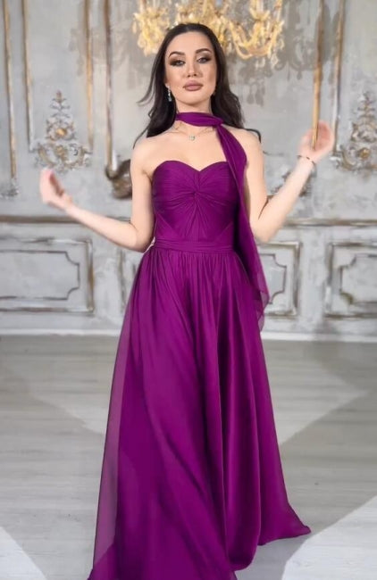 Elegante vestido largo de fiesta morado, corte en A, sin tirantes y con cordones