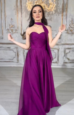 Robe de bal longue et élégante violette à lacets et sans bretelles