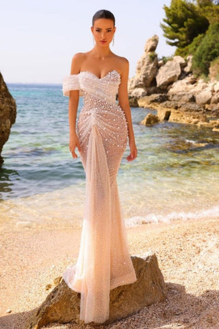 Elegante vestido de novia de sirena con escote corazón y un solo hombro