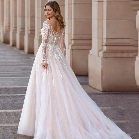 Vestidos de novia elegantes con escote en V, tallas grandes, encaje, manga larga, blanco, espalda descubierta, tul, cola de barrido.