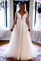 Robe de mariée élégante en dentelle, coupe trapèze, col en V et manches longues WD588