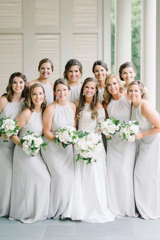 Elegante vestido de dama de honor gris claro con cuello halter VMB54