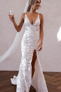 Elegantes vestidos de novia bohemios de encaje con escote en V estilo sirena y abertura WD679