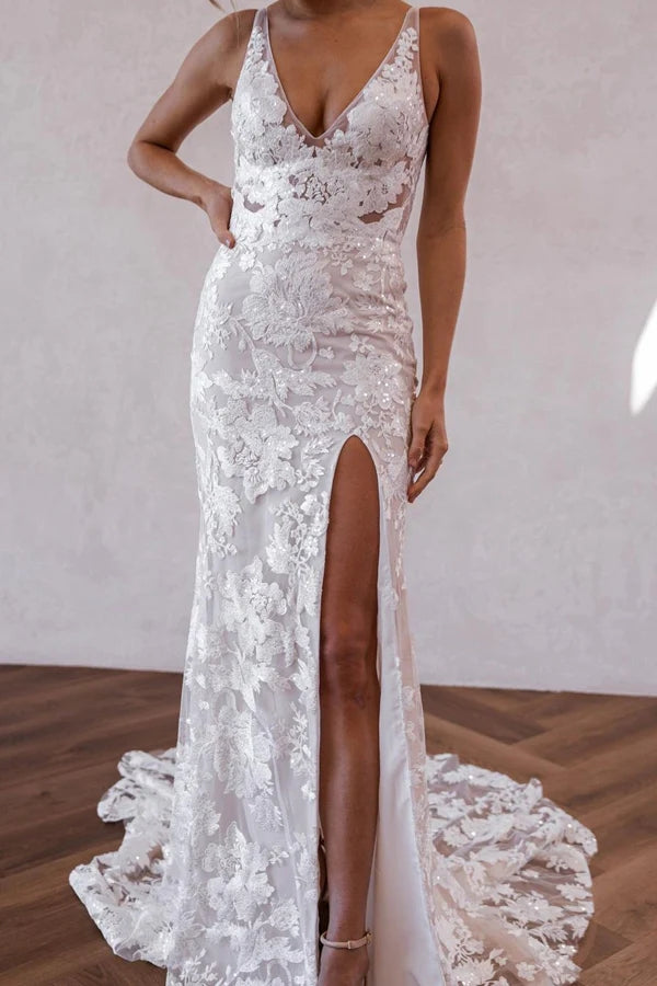 Elegantes vestidos de novia bohemios de encaje con escote en V estilo sirena y abertura WD679