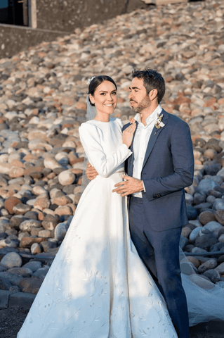 Vestidos de novia de corte A, bordados, satén marfil, modestos, de manga larga WD623