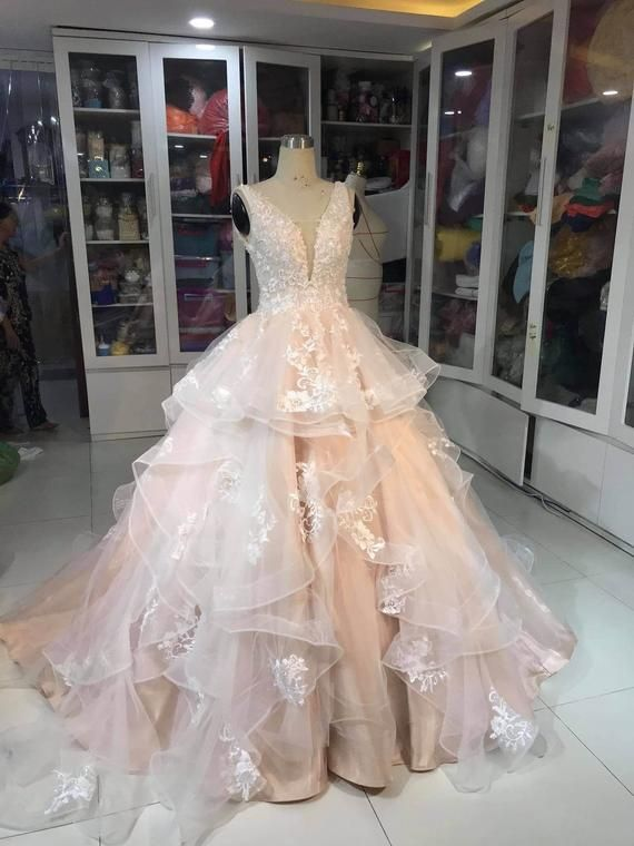 Robe de mariée décolleté en V, magnifique robe de mariée ivoire, robe de mariée romantique Y6302