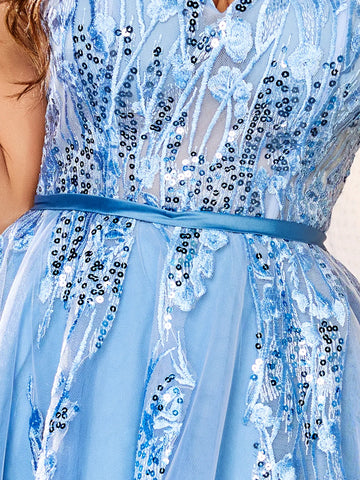 Vestido de graduación con bordado floral 3D y lazo de encaje