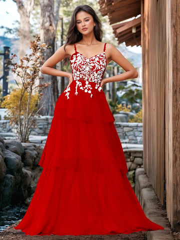 Vestido de fiesta con volantes y vendaje ilusión con bordado floral 3D