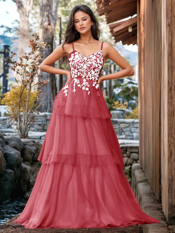 Vestido de fiesta con volantes y vendaje ilusión con bordado floral 3D