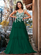 Vestido de fiesta con volantes y vendaje ilusión con bordado floral 3D