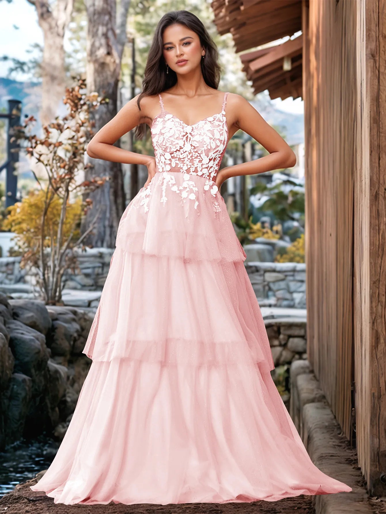 Vestido de fiesta con volantes y vendaje ilusión con bordado floral 3D