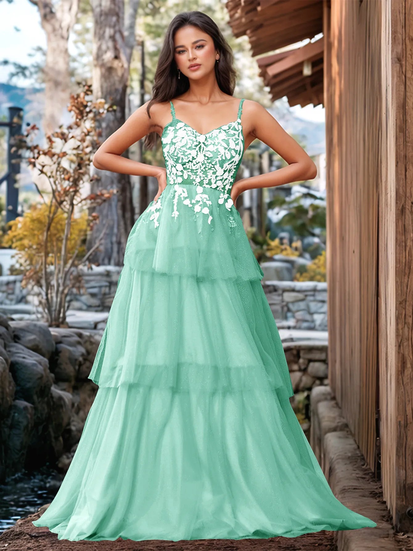 Vestido de fiesta con volantes y vendaje ilusión con bordado floral 3D