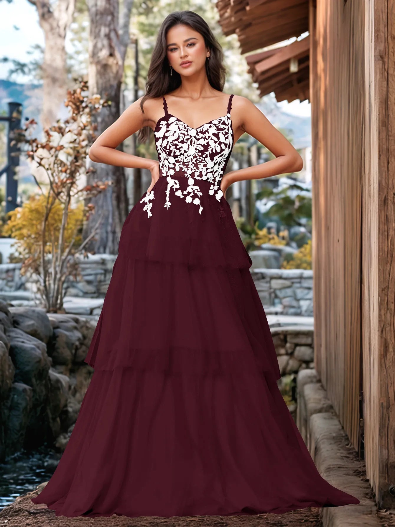 Vestido de fiesta con volantes y vendaje ilusión con bordado floral 3D