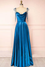 Vestido largo de fiesta de seda con cuello drapeado y corte en A