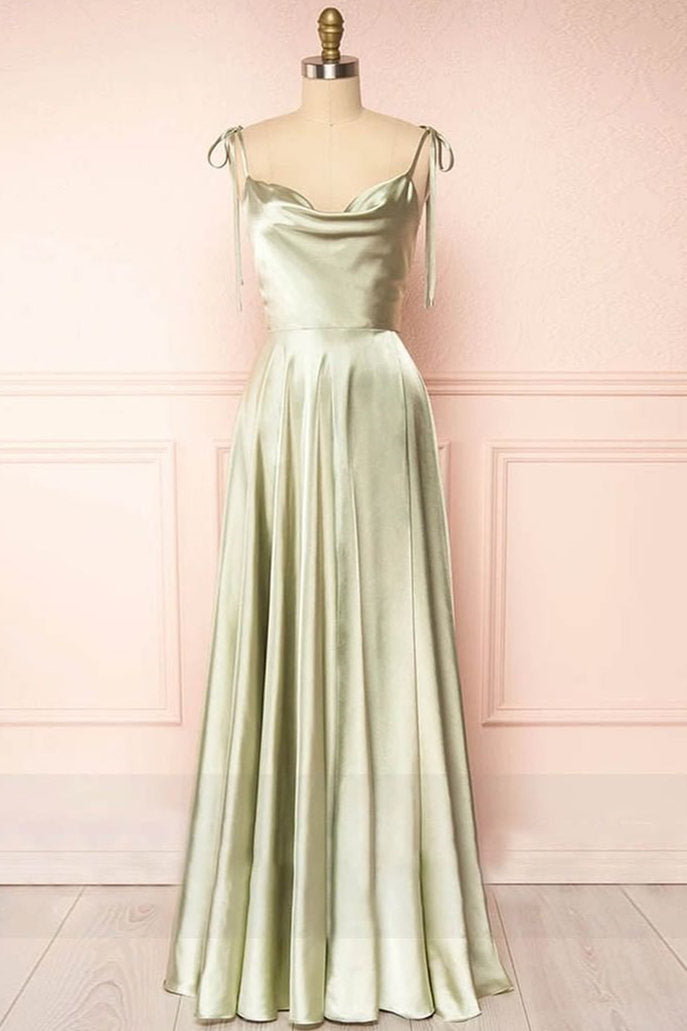 Vestido largo de fiesta de seda con cuello drapeado y corte en A