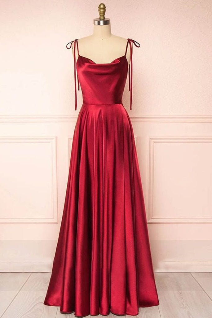 Vestido largo de fiesta de seda con cuello drapeado y corte en A