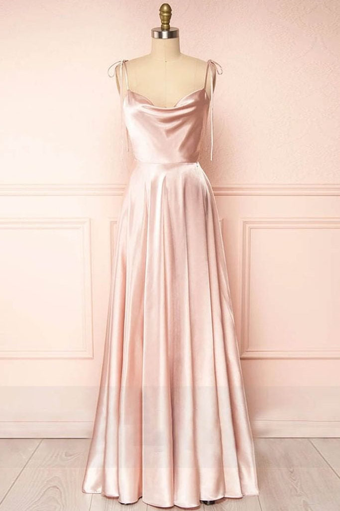 Vestido largo de fiesta de seda con cuello drapeado y corte en A