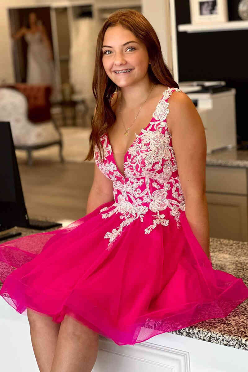 Vestido de fiesta de tul con escote en V y corte en A con apliques