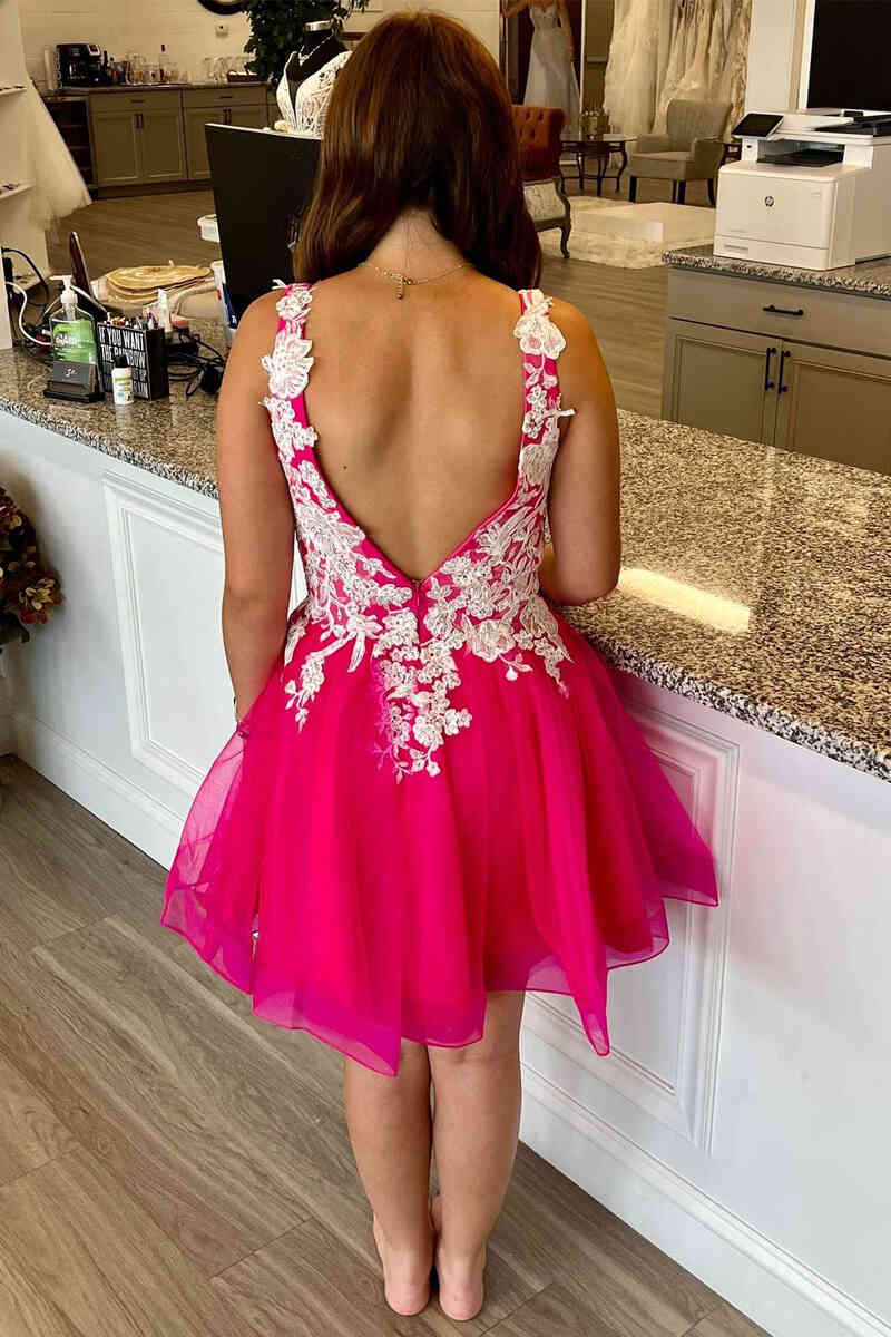 Vestido de fiesta de tul con escote en V y corte en A con apliques