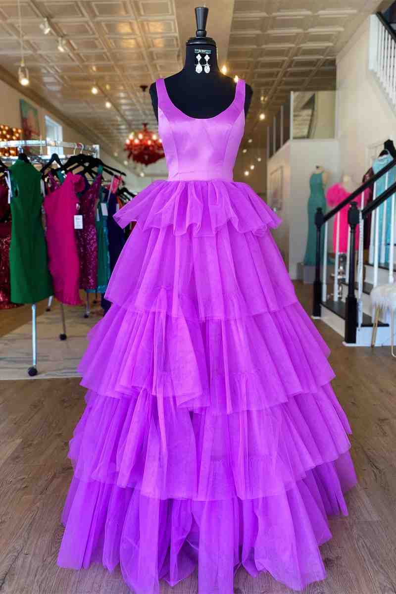 Vestido largo de gala de corte A, cuello redondo, tul escalonado color lila