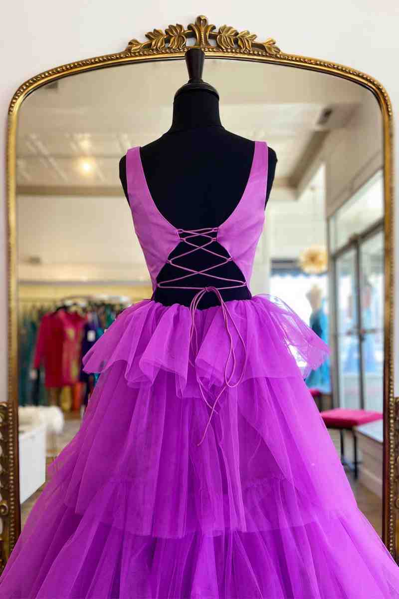 Vestido largo de gala de corte A, cuello redondo, tul escalonado color lila