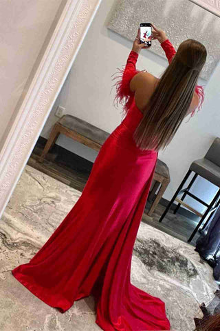 Vestido rojo de gala plisado con escote corazón y mangas desmontables