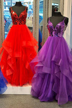 Vestido largo de fiesta de corte A con escote en V, lentejuelas con efecto espejo y volantes.