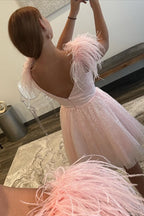 Vestido de fiesta de bienvenida de tul con escote en V profundo y plumas, corte en A