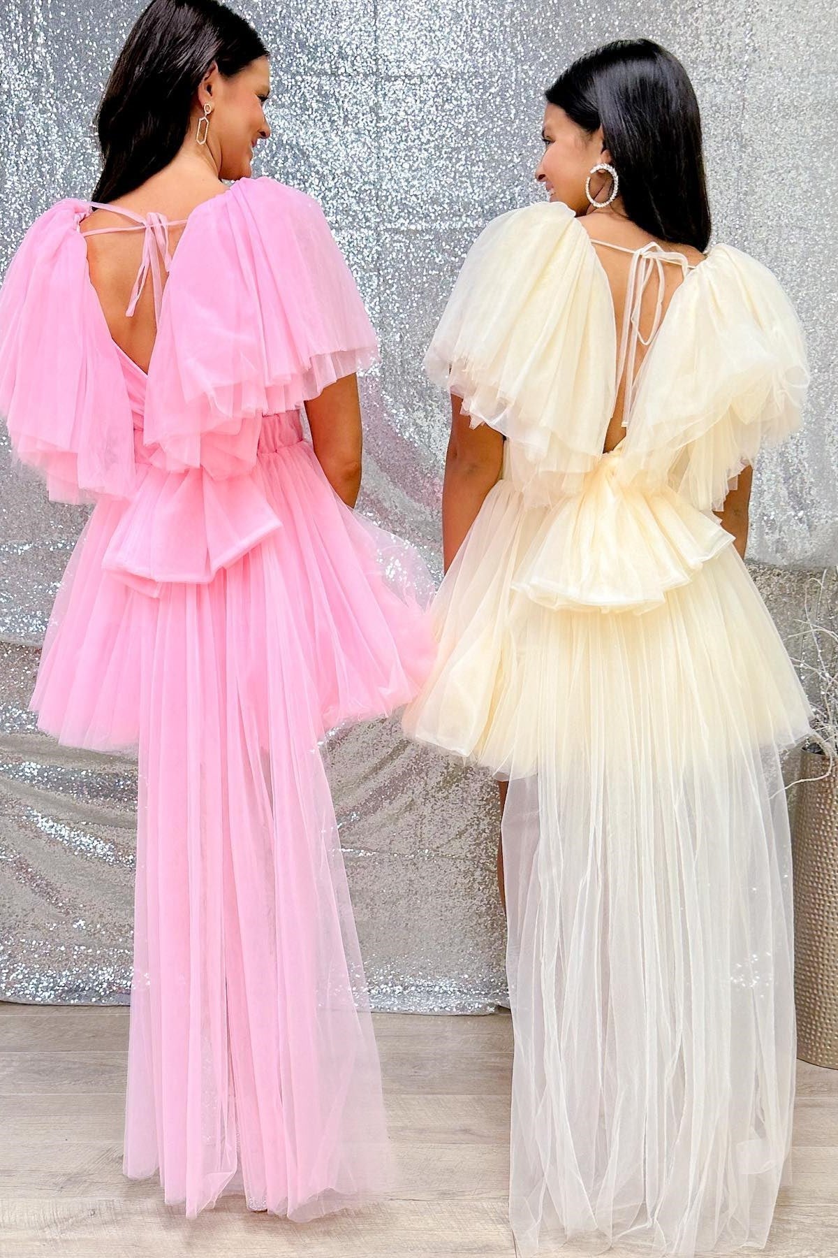 Vestido de fiesta de tul con escote en V pronunciado y corte en A
