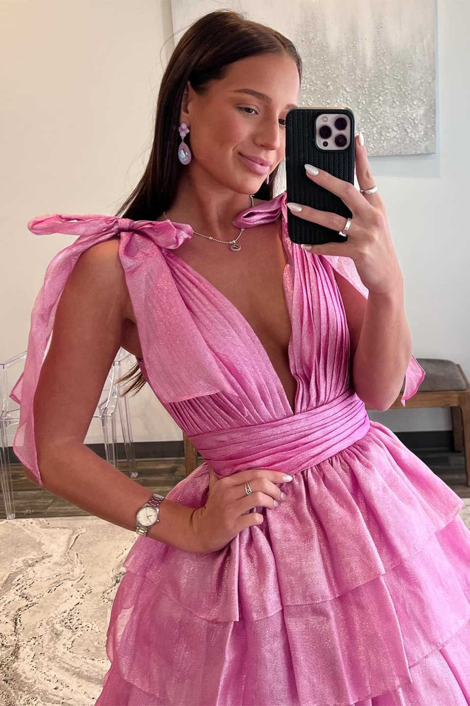 Vestido largo de fiesta rosa con escote pronunciado y volantes, con tirantes y lazos, de RGlitter.