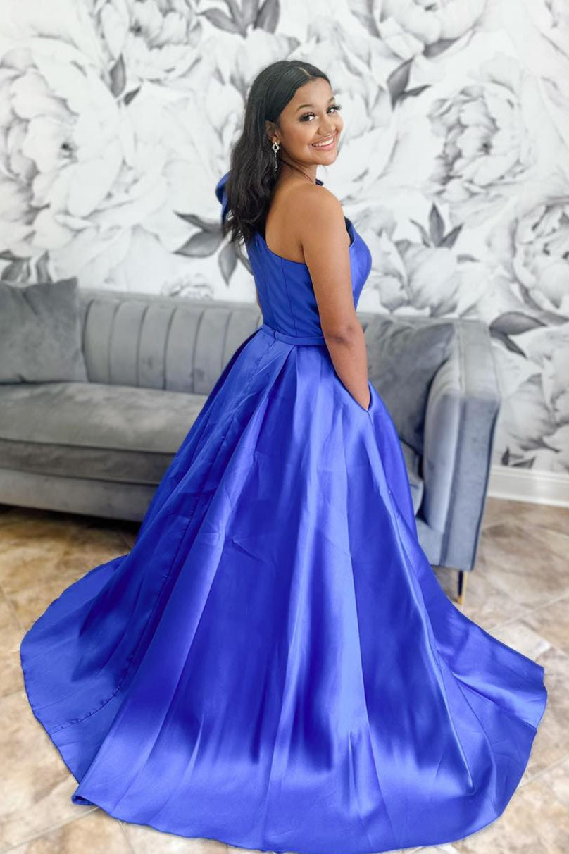 Robe de bal asymétrique en satin avec nœud papillon et poches