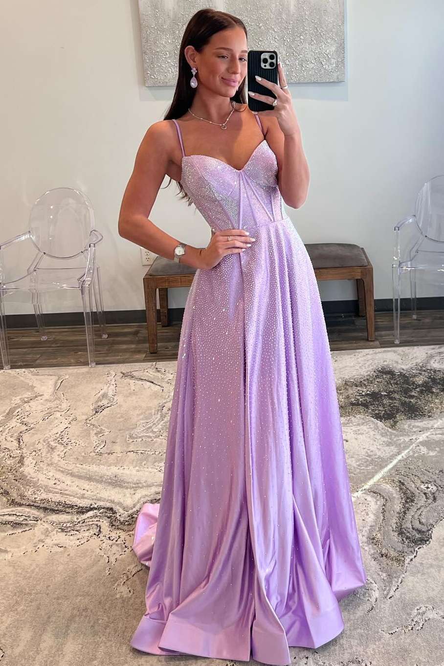 Robe de bal bustier lilas sans bretelles, coupe trapèze, ornée de strass