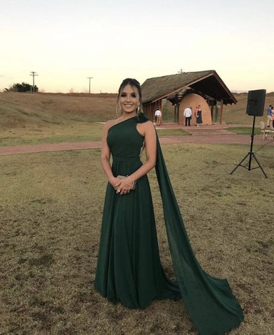 Vestido de noche verde de gasa con un solo hombro Y5774