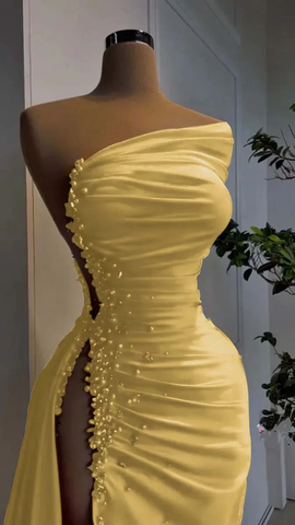 Robe de soirée rouge asymétrique en satin plissé avec fente haute, robe de cérémonie charmante Y379