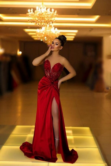Superbe robe de bal longue bordeaux en satin et dentelle à col en V avec fente