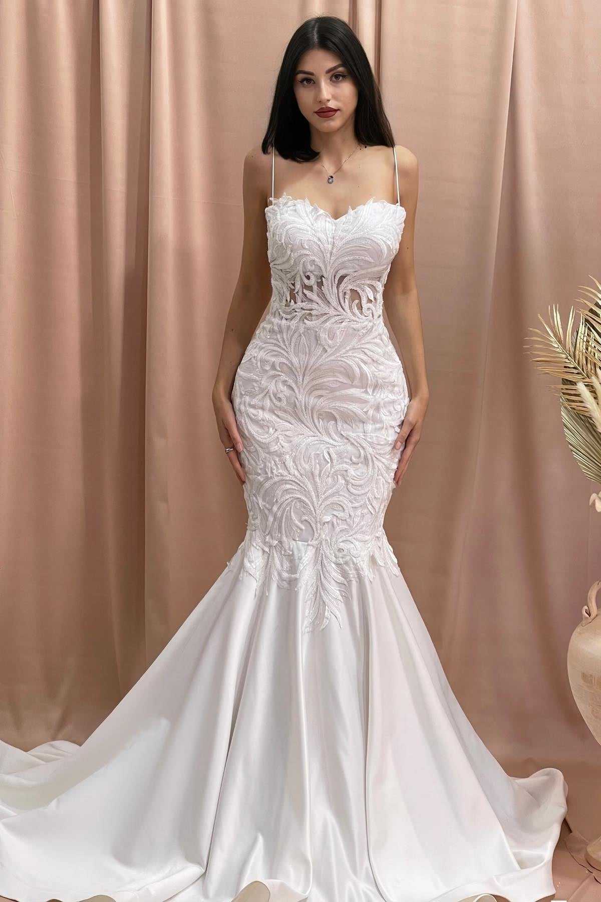Fabulosos vestidos de novia de sirena con escote corazón, sin mangas, apliques, tul y satén
