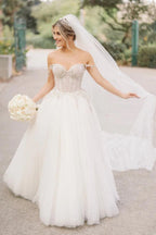 Robe de mariée en tulle coupe A, décolleté cœur, ornée de perles, modèle WD678